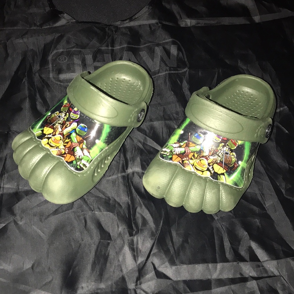TMNT sandals size toddler 5/6